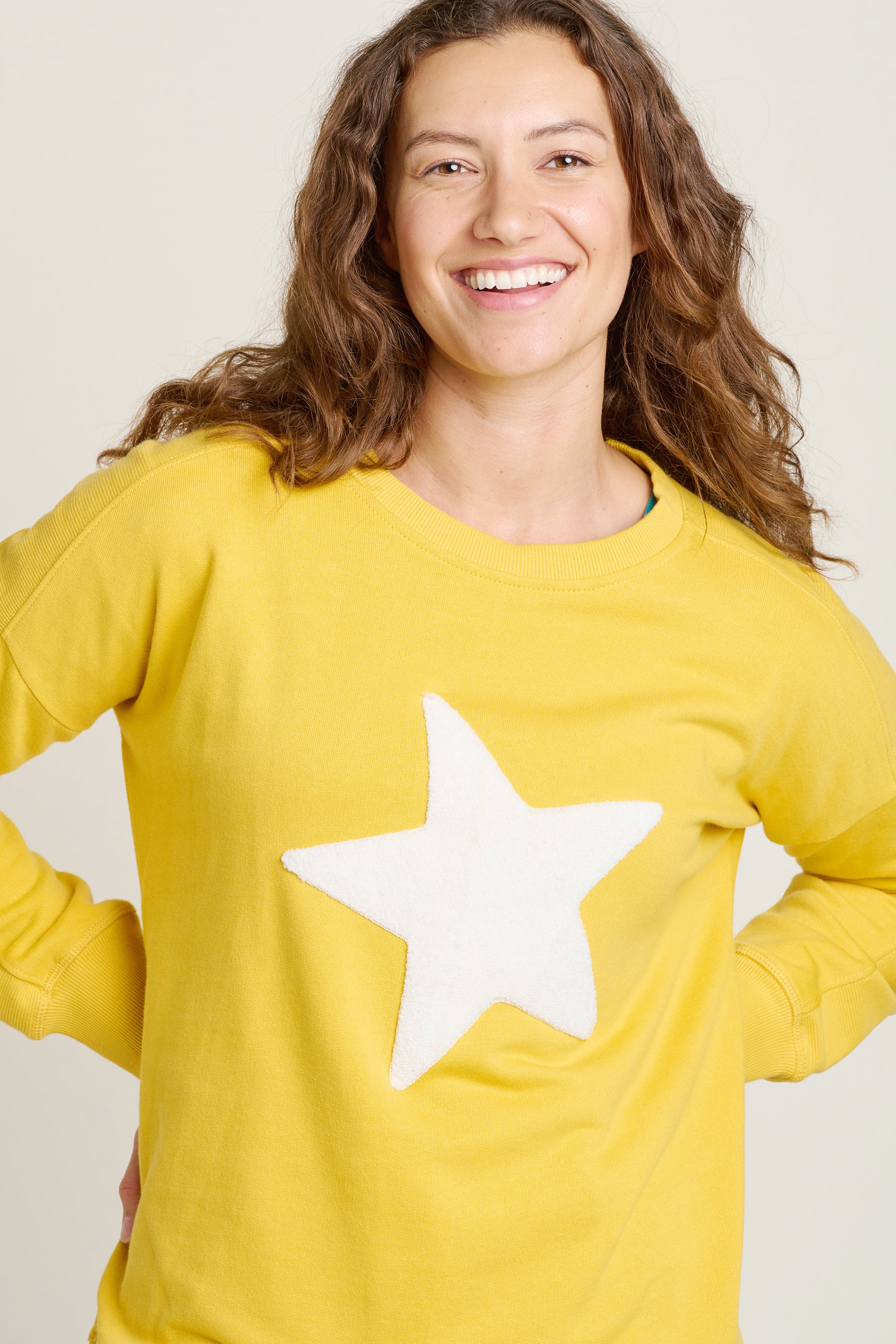 Womens yellow crew neck sweatshirt sale