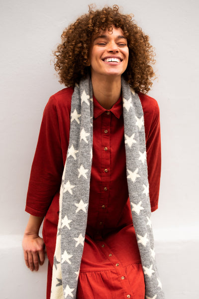 Red grey clearance scarf